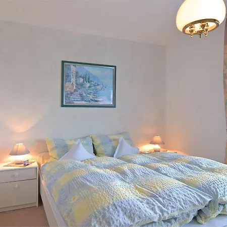 Apartment In Deifeld With Garden *